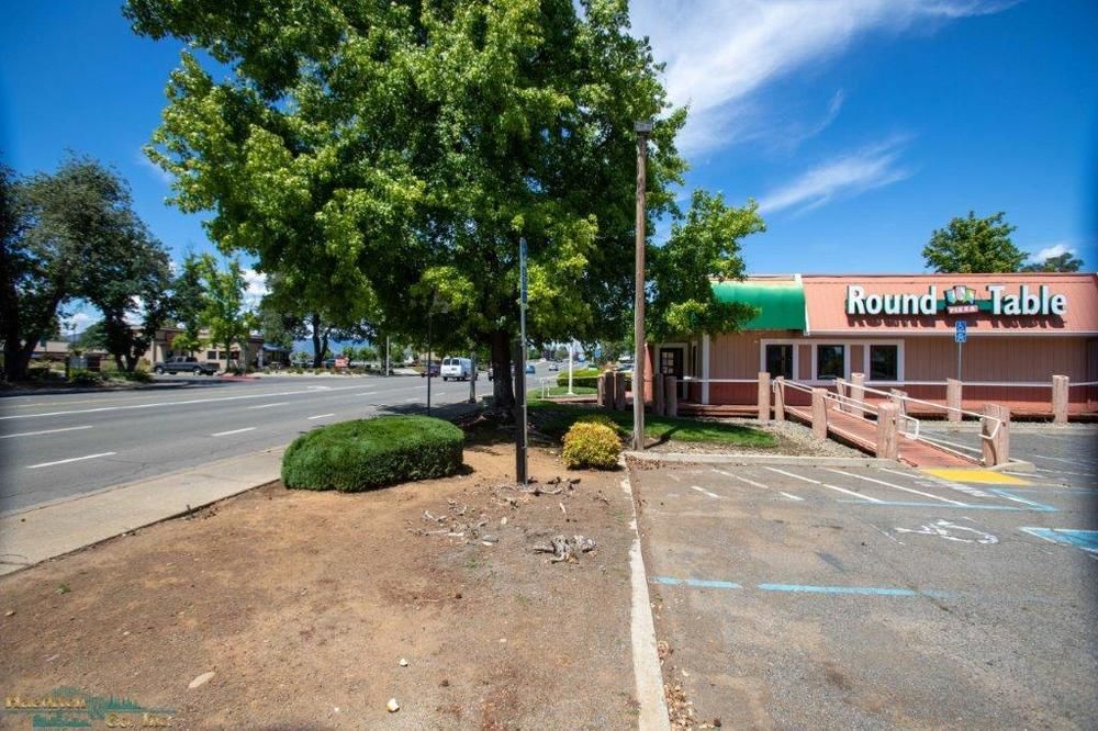 121 Hartnell Ave, Redding, CA 96002
